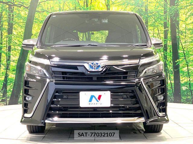 Toyota VOXY HYBRID 2021-08 8872389-14
