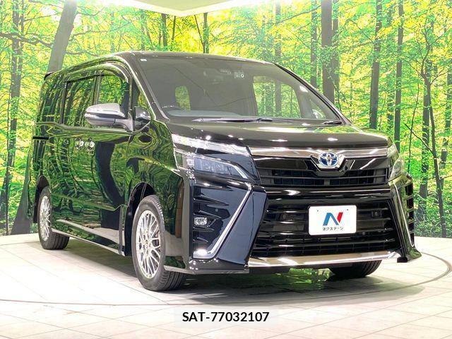 Toyota VOXY HYBRID 2021-08 8872389-16