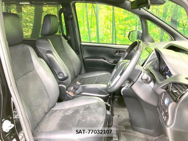 Toyota VOXY HYBRID 2021-08 8872389-7
