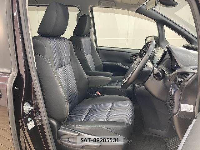 Toyota VOXY HYBRID 2016-04 8872392-9