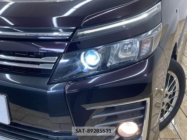Toyota VOXY HYBRID 2016-04 8872392-19