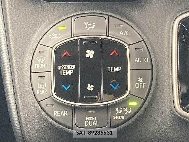 Toyota VOXY HYBRID 2016-04 8872392-8