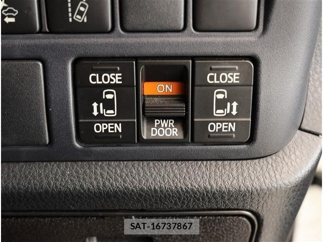 Toyota VOXY HYBRID 2017-03 8872391-9