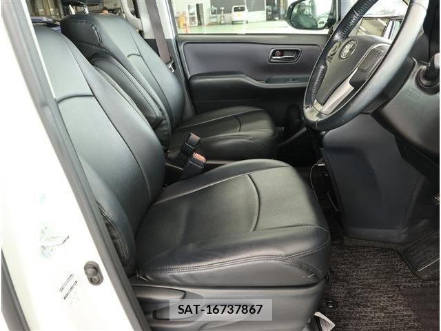 Toyota VOXY HYBRID 2017-03 8872391-11
