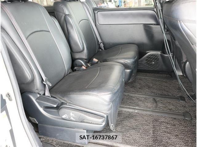 Toyota VOXY HYBRID 2017-03 8872391-12