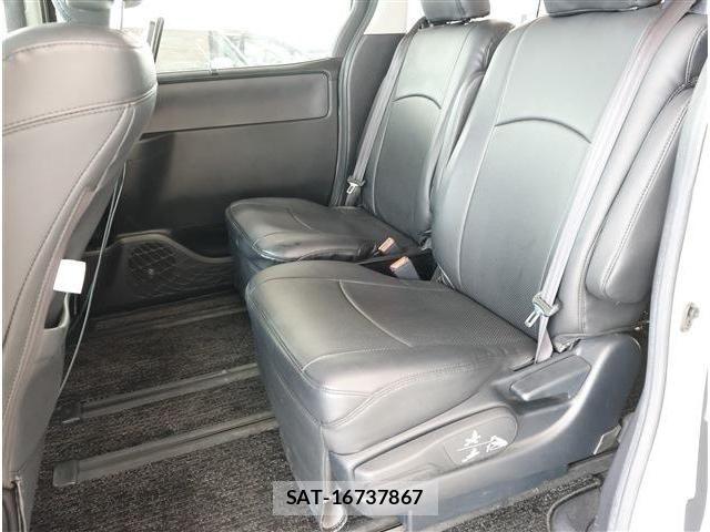 Toyota VOXY HYBRID 2017-03 8872391-15