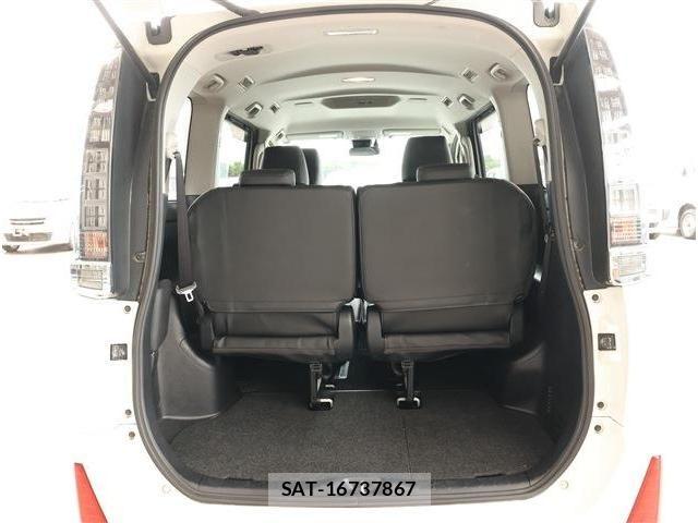 Toyota VOXY HYBRID 2017-03 8872391-17