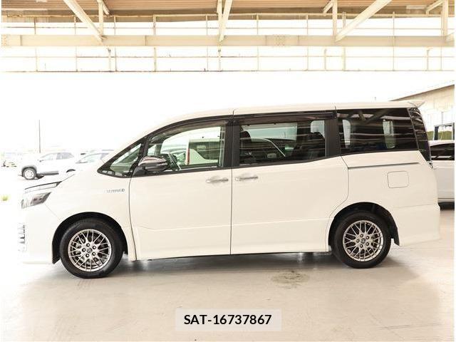 Toyota VOXY HYBRID 2017-03 8872391-23