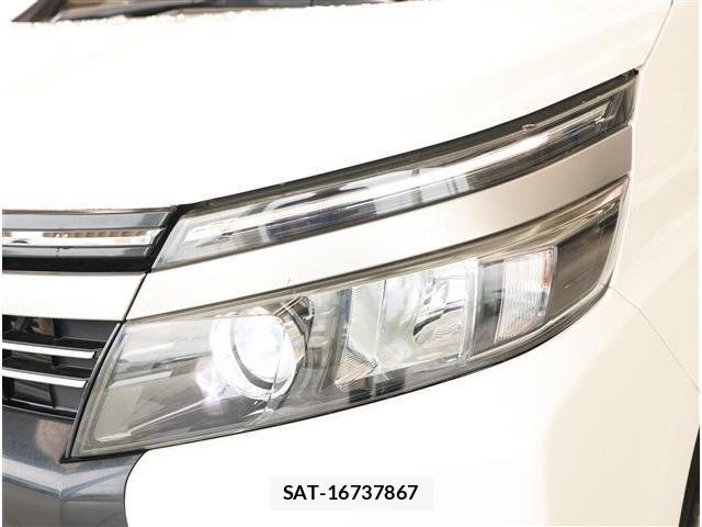 Toyota VOXY HYBRID 2017-03 8872391-24