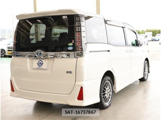 Toyota VOXY HYBRID 2017-03 8872391-4