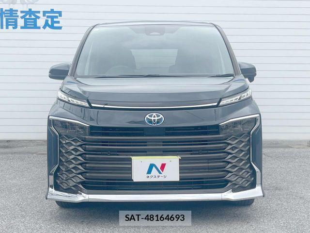 Toyota VOXY HYBRID 2023-10 8872382-15
