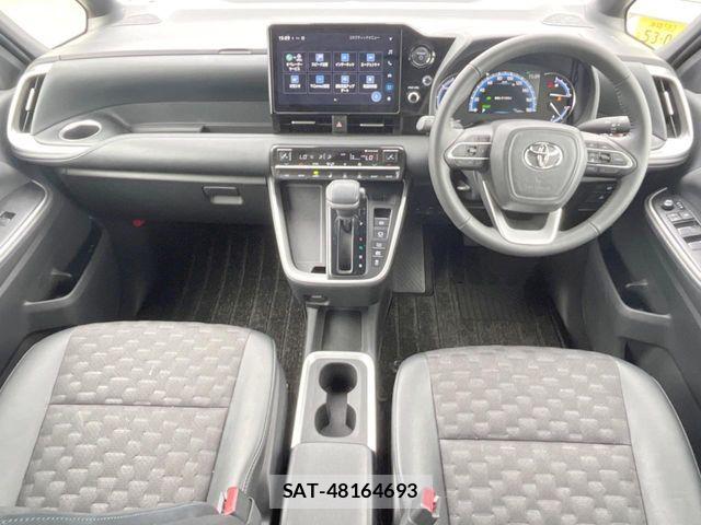 Toyota VOXY HYBRID 2023-10 8872382-1