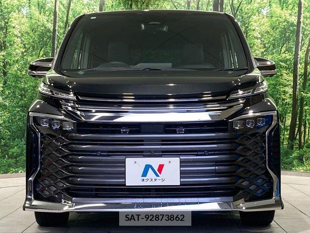 Toyota VOXY HYBRID 2023-07 8872384-14