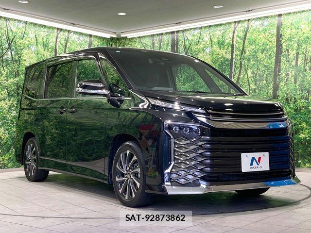 Toyota VOXY HYBRID 2023-07 8872384-16