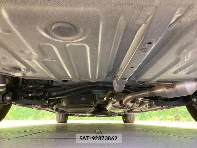Toyota VOXY HYBRID 2023-07 8872384-18