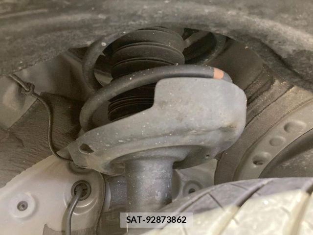 Toyota VOXY HYBRID 2023-07 8872384-19