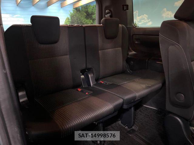 Toyota VOXY HYBRID 2019-08 8882935-9