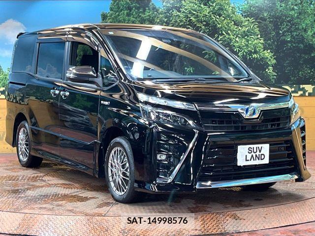 Toyota VOXY HYBRID 2019-08 8882935-15