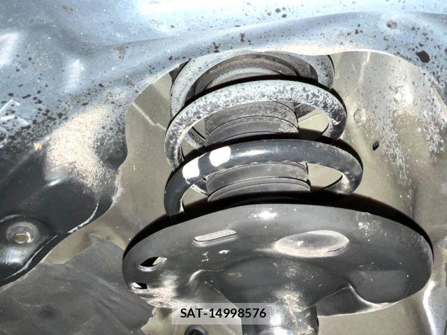 Toyota VOXY HYBRID 2019-08 8882935-19