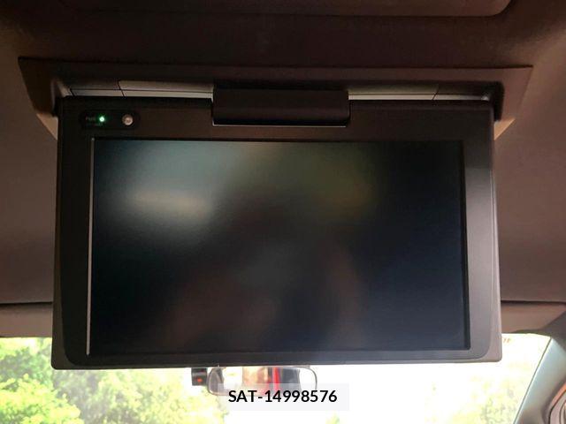 Toyota VOXY HYBRID 2019-08 8882935-2