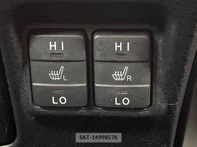 Toyota VOXY HYBRID 2019-08 8882935-6