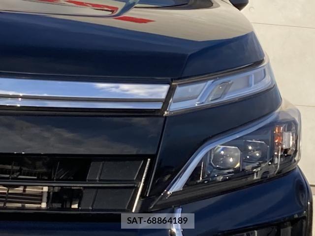 Toyota VOXY HYBRID 2019-07 8882932-9