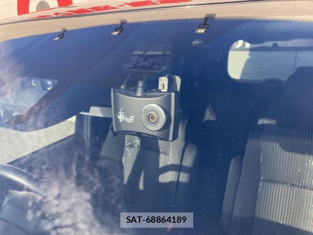 Toyota VOXY HYBRID 2019-07 8882932-12