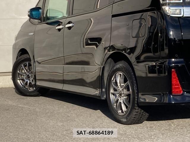Toyota VOXY HYBRID 2019-07 8882932-15