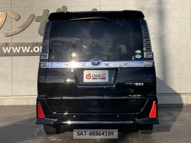 Toyota VOXY HYBRID 2019-07 8882932-17