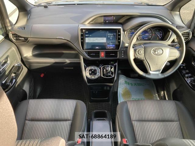 Toyota VOXY HYBRID 2019-07 8882932-1