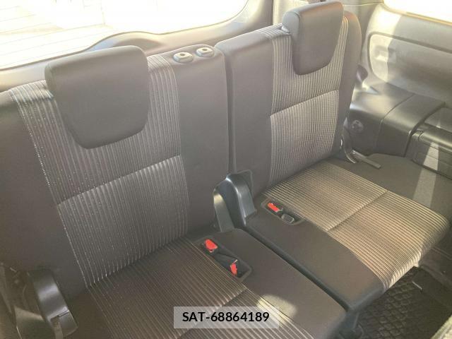 Toyota VOXY HYBRID 2019-07 8882932-23