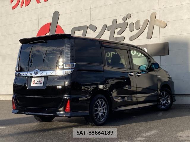 Toyota VOXY HYBRID 2019-07 8882932-2