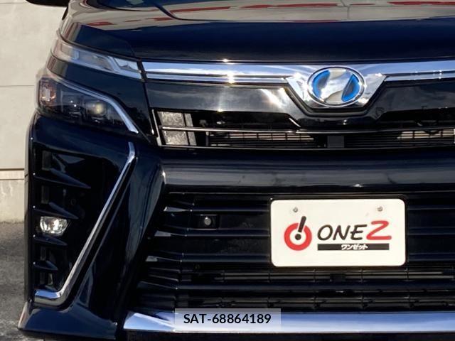 Toyota VOXY HYBRID 2019-07 8882932-5