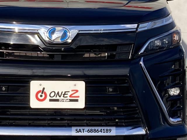 Toyota VOXY HYBRID 2019-07 8882932-6