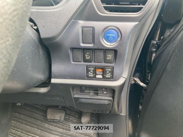 Toyota VOXY HYBRID 2014-04 8882948-17