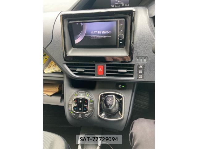 Toyota VOXY HYBRID 2014-04 8882948-18