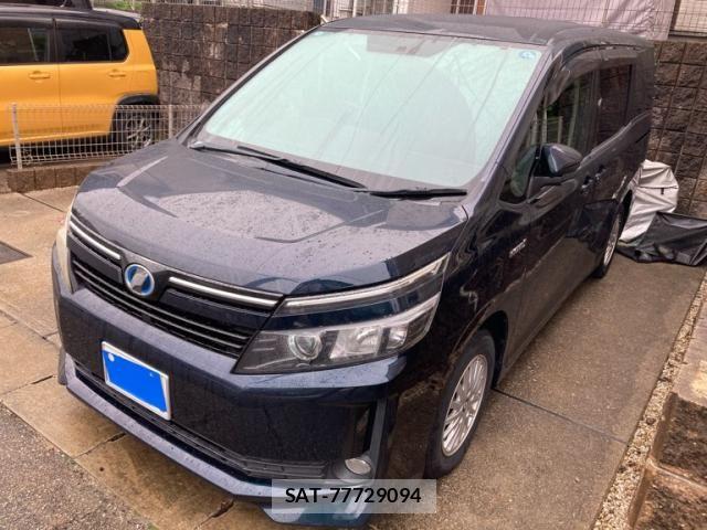 Toyota VOXY HYBRID 2014-04 8882948-1