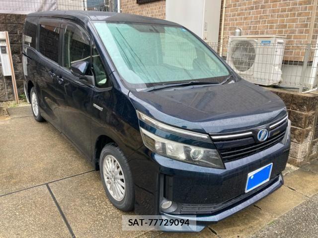 Toyota VOXY HYBRID 2014-04 8882948-2