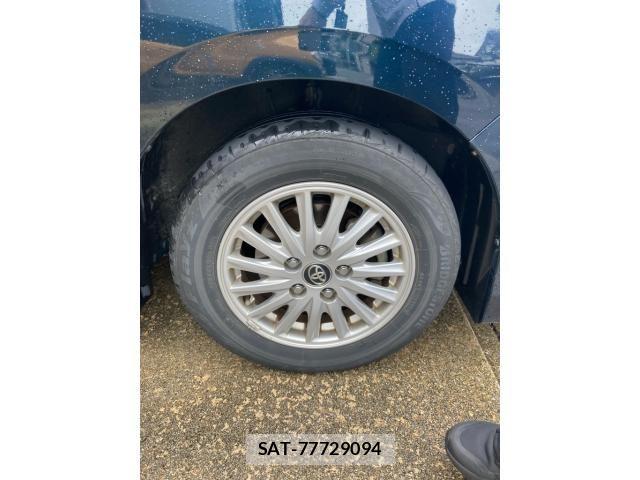 Toyota VOXY HYBRID 2014-04 8882948-4