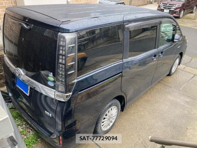Toyota VOXY HYBRID 2014-04 8882948-6