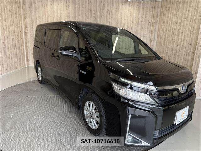 Toyota VOXY HYBRID 2018-04 8882941-18