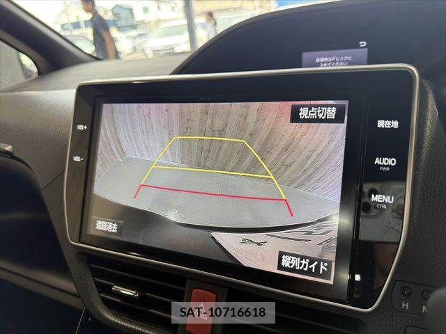 Toyota VOXY HYBRID 2018-04 8882941-4