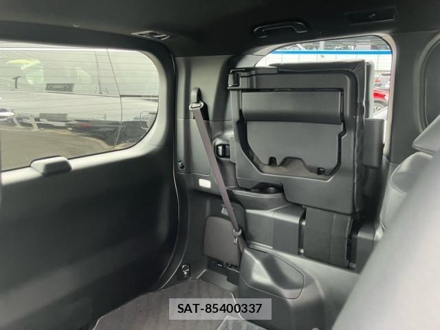 Toyota VOXY HYBRID 2025-02 8882916-10