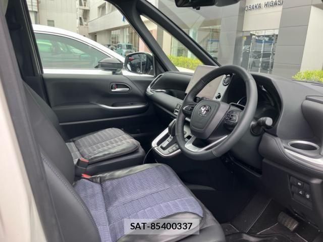 Toyota VOXY HYBRID 2025-02 8882916-8