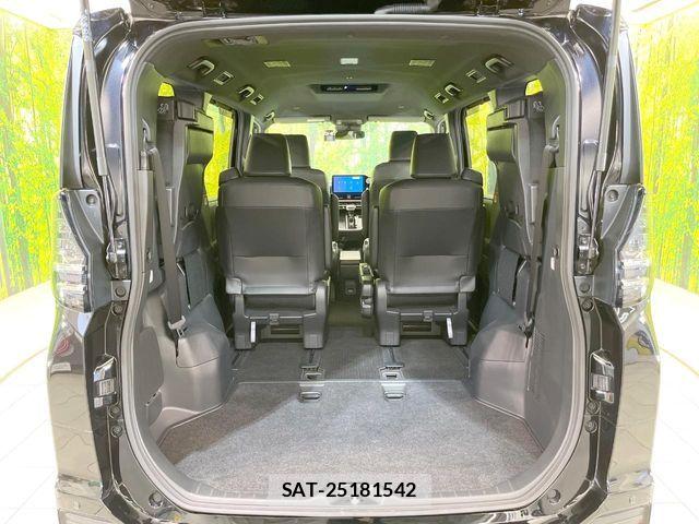 Toyota VOXY HYBRID 2022-10 8882924-10