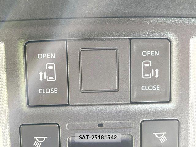 Toyota VOXY HYBRID 2022-10 8882924-4