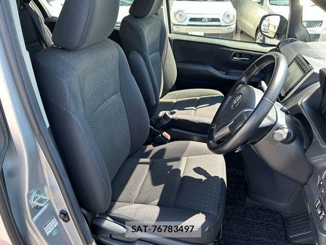 Toyota VOXY HYBRID 2015-11 8882945-15