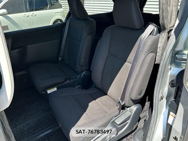 Toyota VOXY HYBRID 2015-11 8882945-17