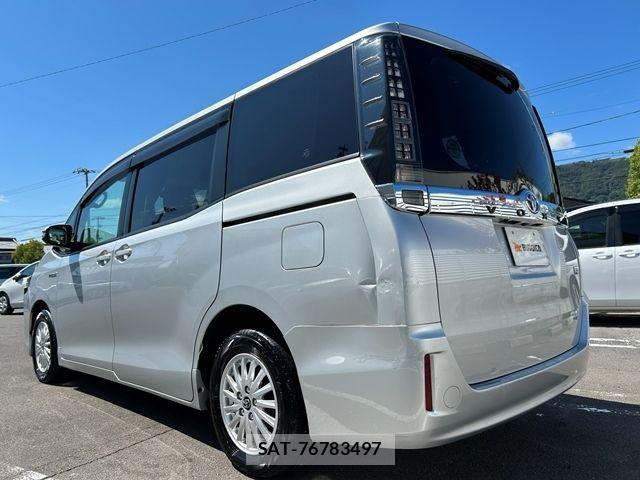 Toyota VOXY HYBRID 2015-11 8882945-8
