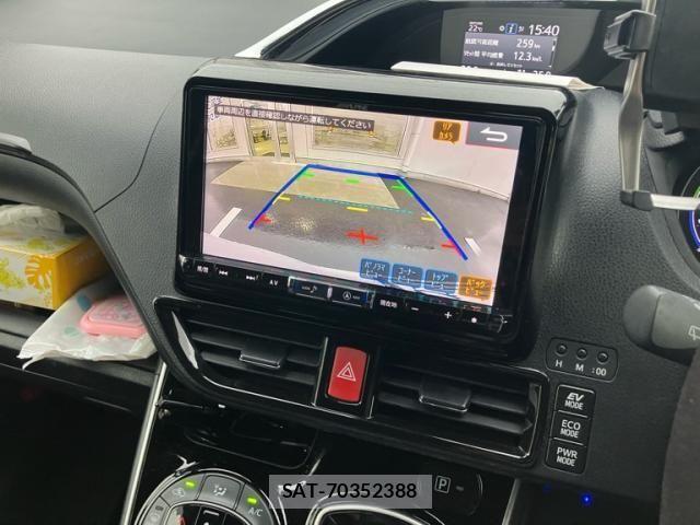 Toyota VOXY HYBRID 2019-11 8882938-22